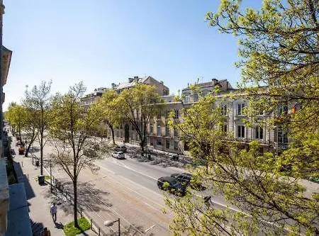 Lovely With Exceptional Terrace Apartment *