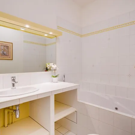 Lovely With Exceptional Terrace