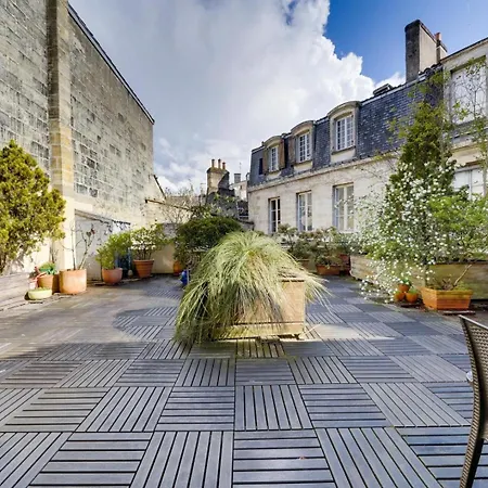 Lovely With Exceptional Terrace Apartment *